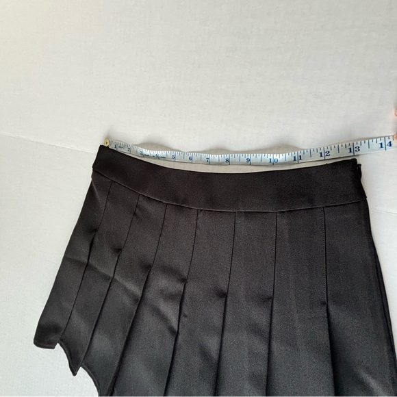 Small Black Pleated Mini Skirt - Picture 2 of 4
